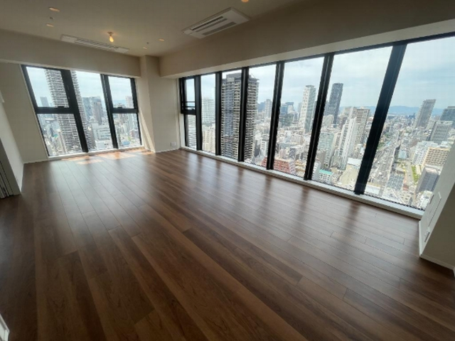 堺筋本町駅 徒歩4分 構造:鉄筋コンクリート造専有面積:104.02平米 ( 31.46坪 )